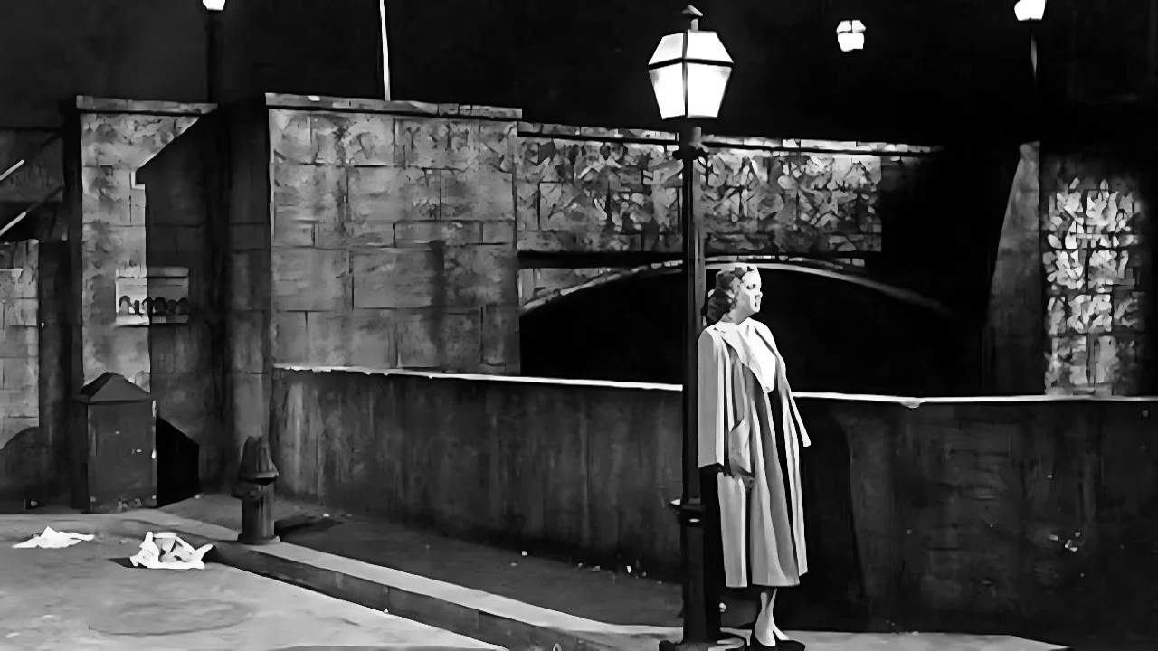 The Girl on the Bridge - 剧照