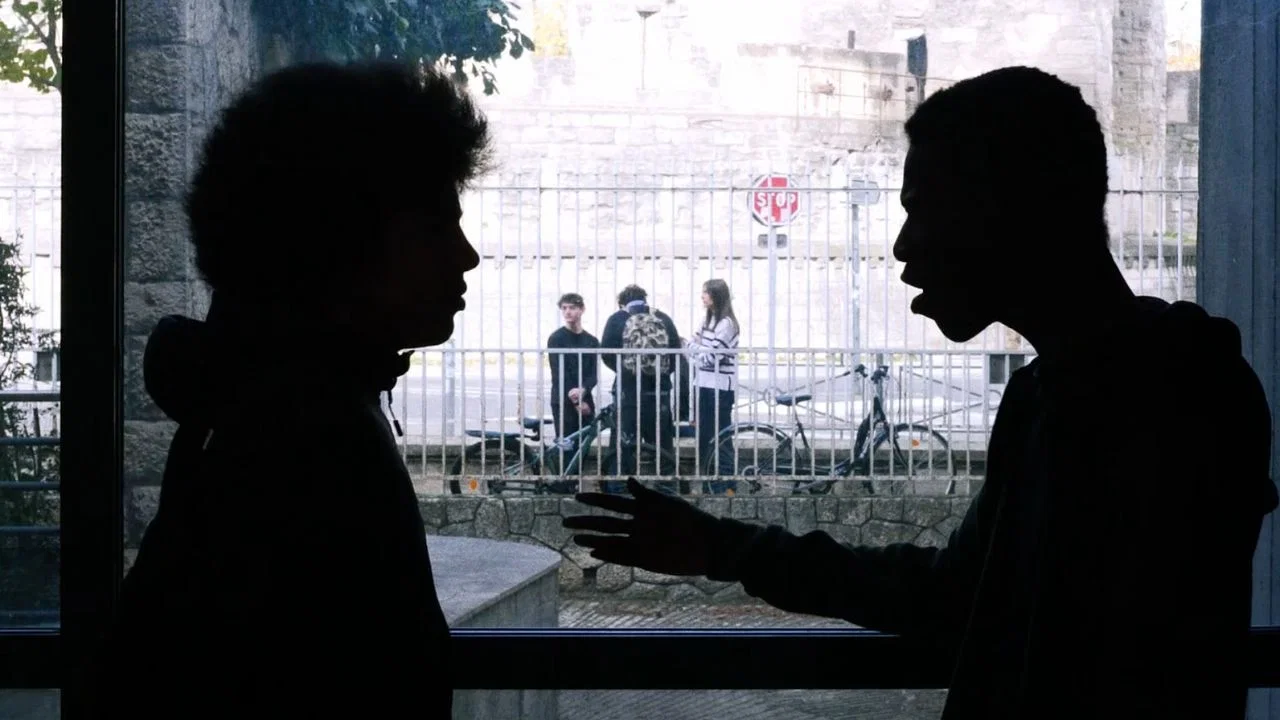 L&Acirc;CHE-MOI FR&Egrave;RE ! - 剧照
