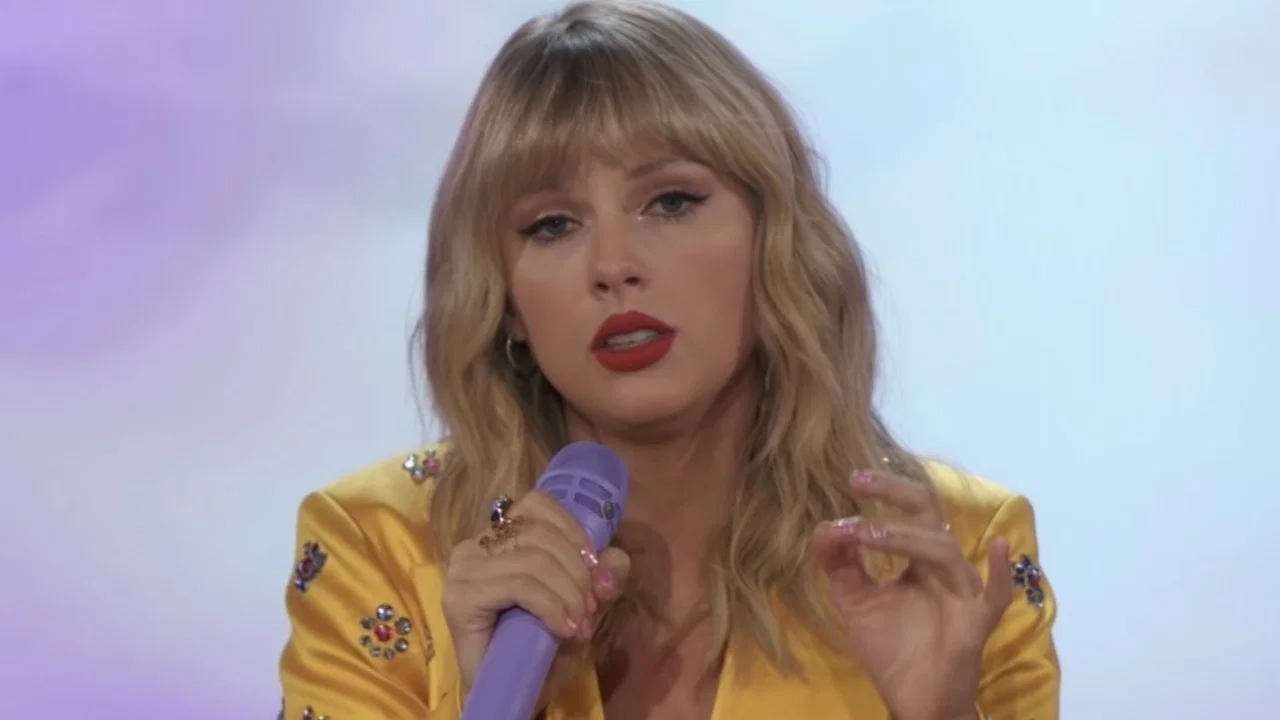 Taylor Swift: Lover's Lounge Live - 剧照
