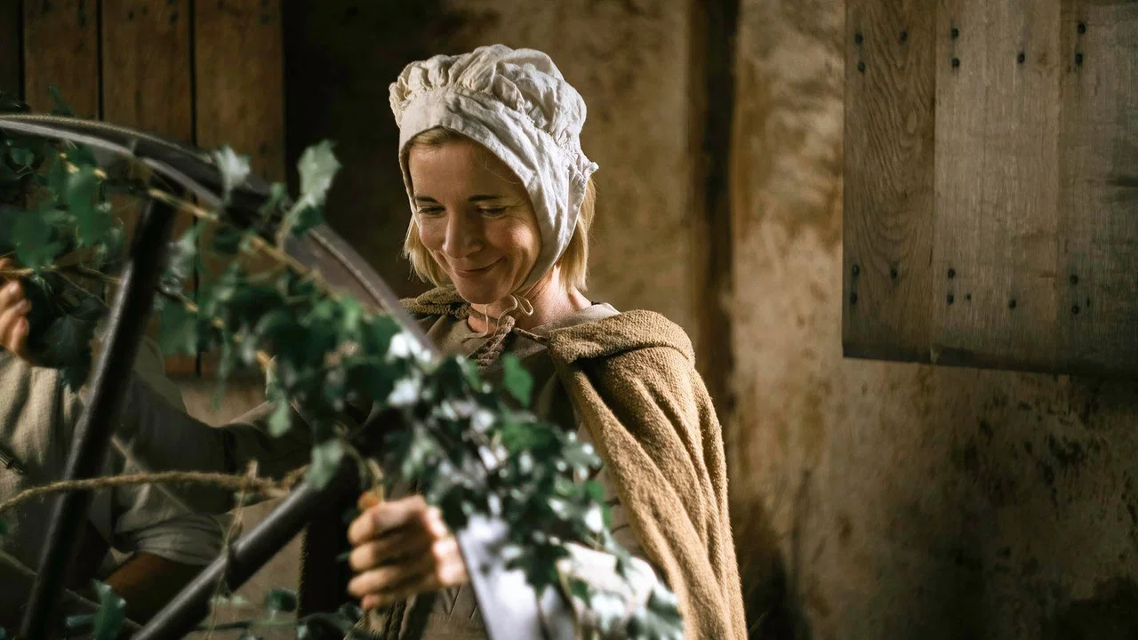 A Merry Tudor Christmas with Lucy Worsley - 剧照