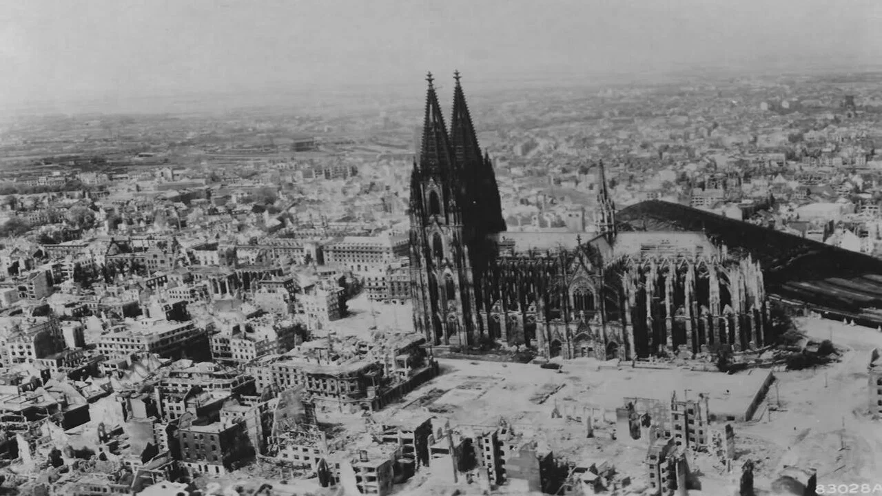 March 1945: Duel at the Cathedral - 剧照
