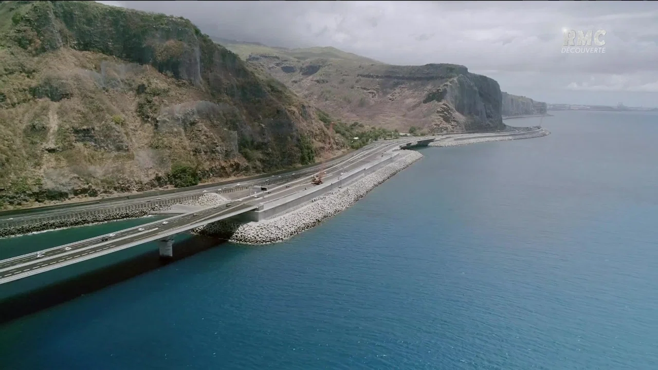 &Icirc;le de la R&eacute;union - L'incroyable route qui d&eacute;fie l'Oc&eacute;an - 剧照