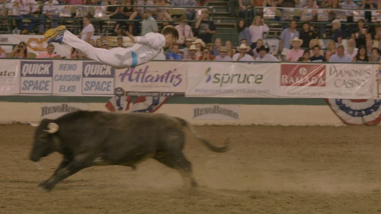 Bull Jumping - 剧照