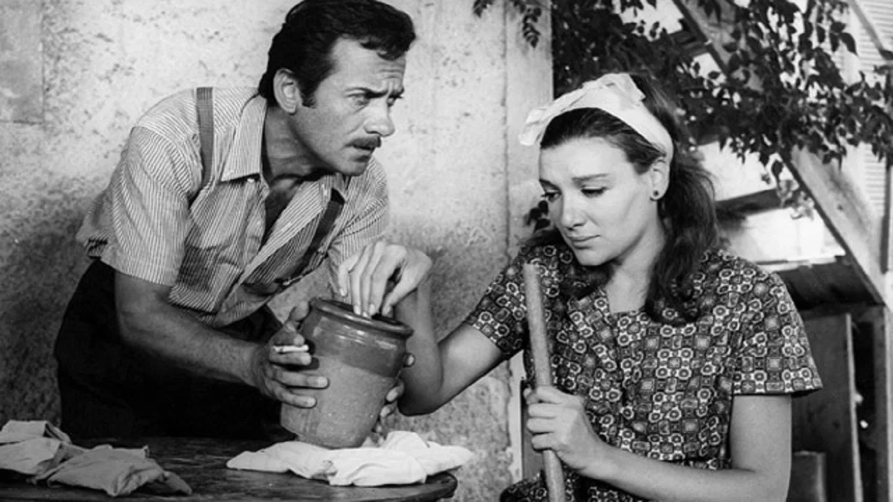 &Omicron;&iota;&kappa;&omicron;&gamma;έ&nu;&epsilon;&iota;&alpha; &Chi;&omega;&rho;&alpha;&phi;ά - 剧照
