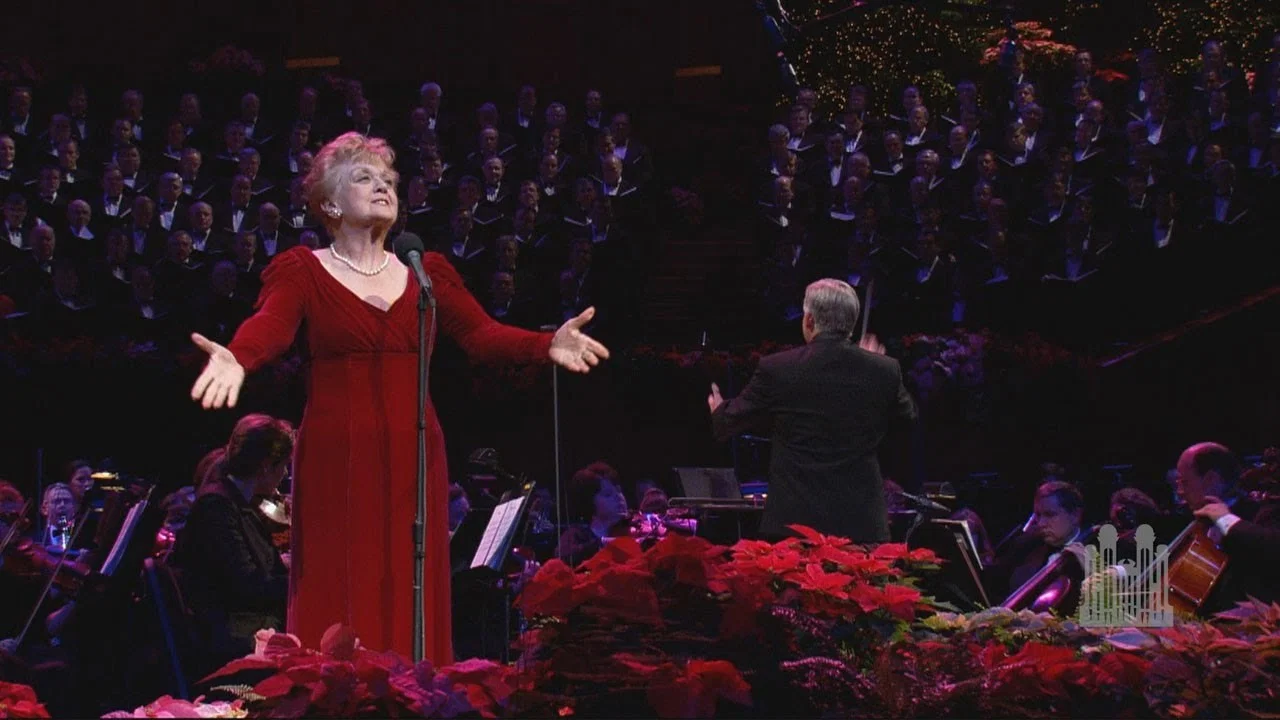 The Joy of Christmas with Angela Lansbury - 剧照