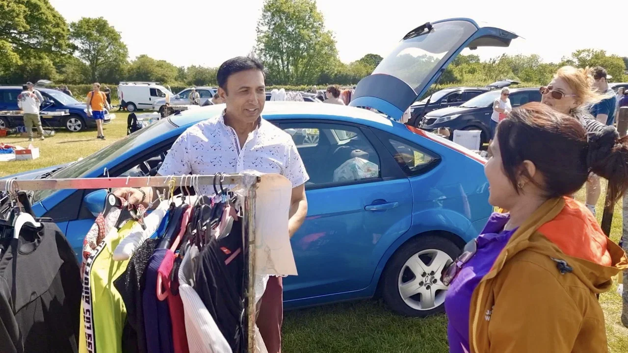 Bordon Sunday Market - 剧照