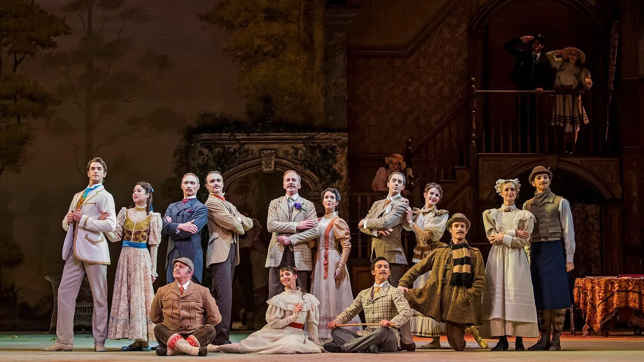 Concerto / Enigma Variations / Raymonda Act III (Royal Ballet) - 剧照