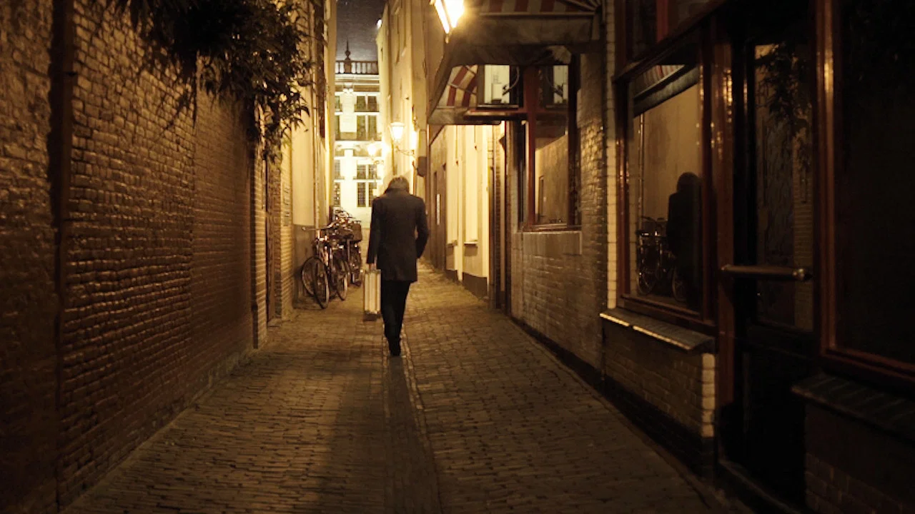 Walking in the Opposite Direction - 剧照