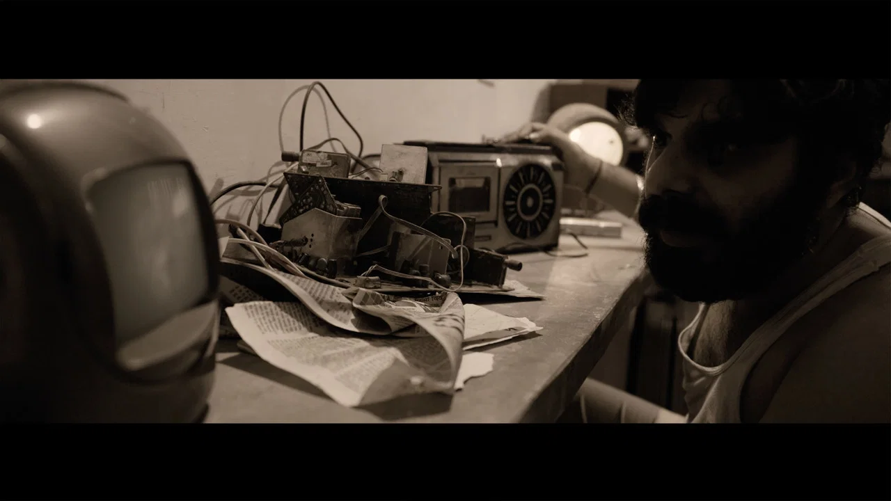 Khoj - You Think You Know The Whole Truth? - 剧照