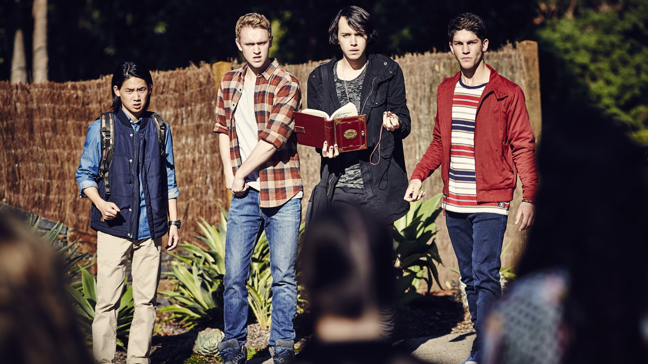 Nowhere Boys: The Book of Shadows - 剧照