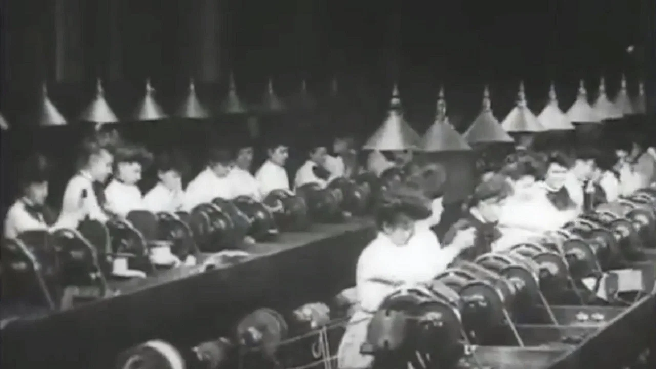 Westinghouse Works - 剧照