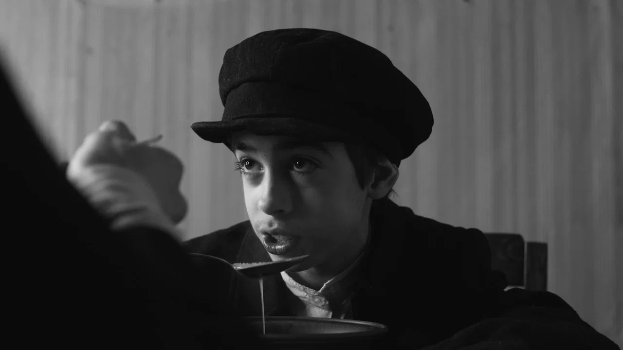 אין אונדזער שול - 剧照