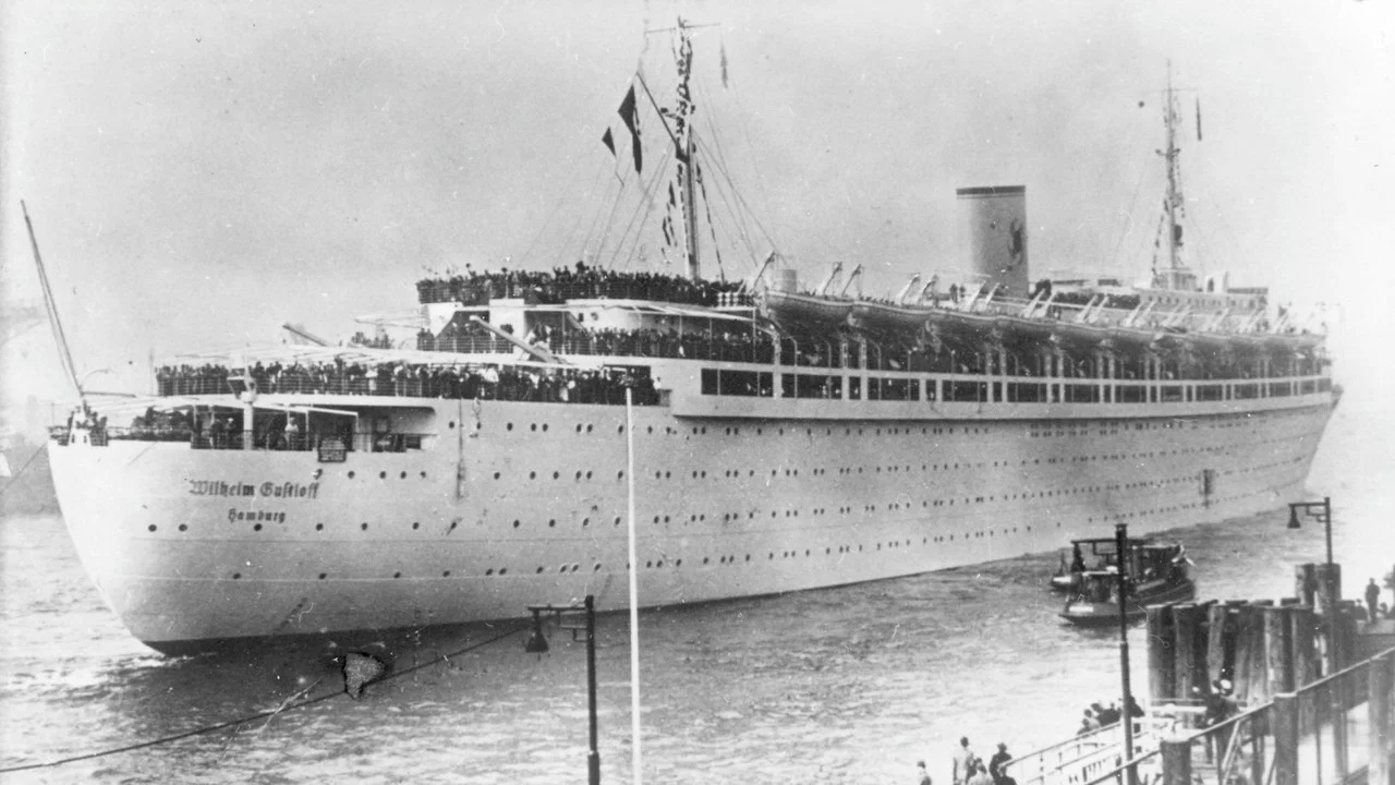 The Ship That Died - 剧照