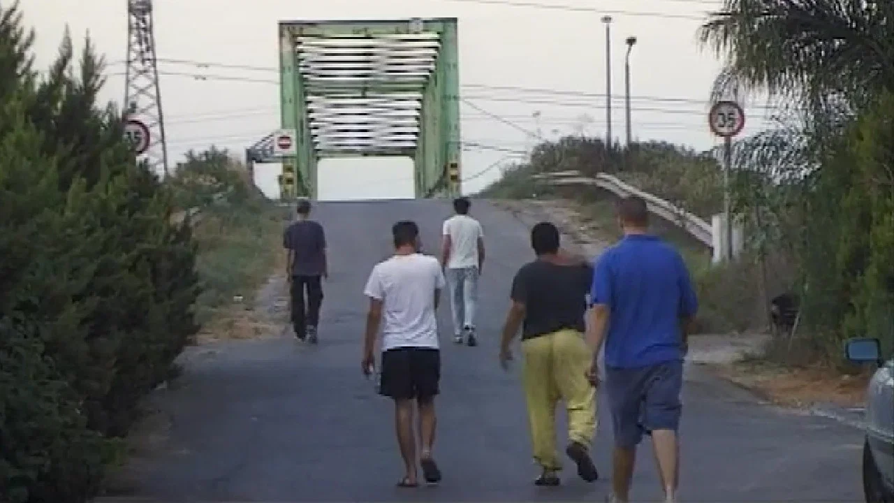 Tomer Ve-Hasrutim - 剧照