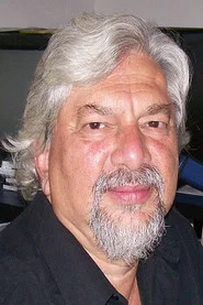 Renato Tapaj&oacute;s