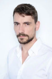 K&aacute;lm&aacute;n Varju