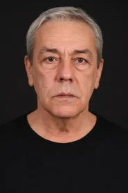 M&uuml;nir Ak&ccedil;a