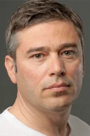 &Ouml;zg&uuml;r &Ouml;zg&uuml;lg&uuml;n
