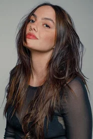 Lav&iacute;nia Alves