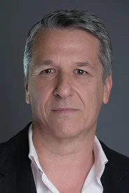 Şencan G&uuml;lery&uuml;z
