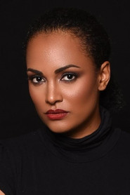 &Acirc;ngela Paz