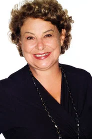Cl&aacute;udia Mello