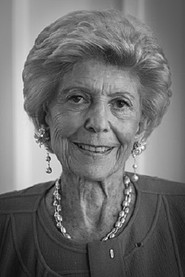 H&eacute;l&egrave;ne Carr&egrave;re d'Encausse