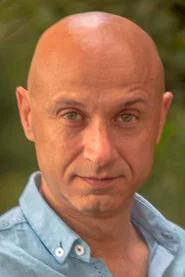 Suat G&uuml;zey