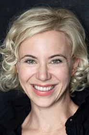 Ubrankovics J&uacute;lia