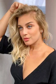 Tha&iacute;s Conrado