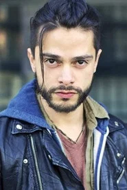 V&iacute;ctor Ayala