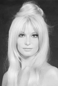 H&eacute;l&egrave;ne Chanel