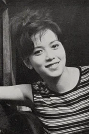 渚真弓