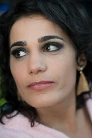 Fab&iacute;ola Buzim