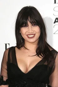 Daisy Lowe