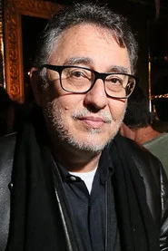 Cl&aacute;udio Kahns