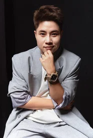 Đinh H&agrave; Uy&ecirc;n Thư