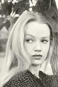 Елена Попова