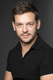 &Aacute;ngel Saavedra