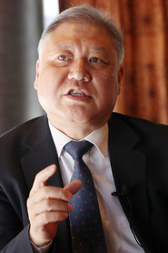 权日勇