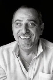 Enrique Vill&eacute;n