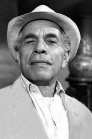 Arturo Calder&oacute;n