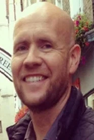 &Oacute;svaldur Knudsen