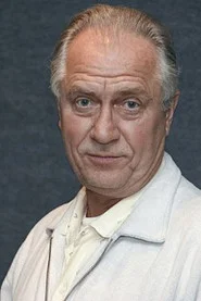 L&aacute;szl&oacute; &Aacute;ron