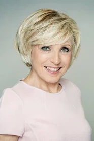 &Eacute;velyne Dh&eacute;liat