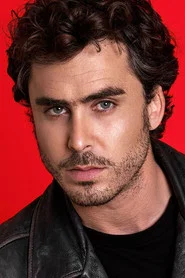 Nicol&aacute;s Oyarz&uacute;n