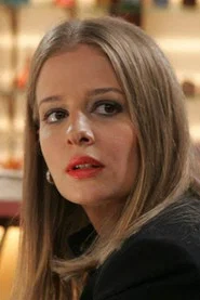 D&oacute;ra Kakasy