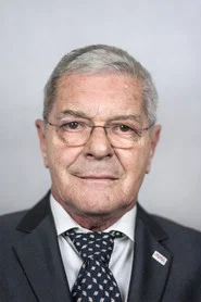 M&eacute;cs K&aacute;roly