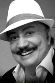 Ra&uacute;l Amundaray
