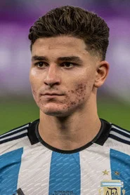 Juli&aacute;n &Aacute;lvarez